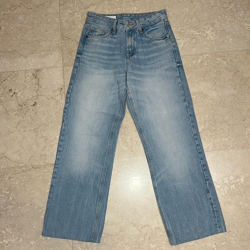 Zara Women’s Light Wash Denim Jeans